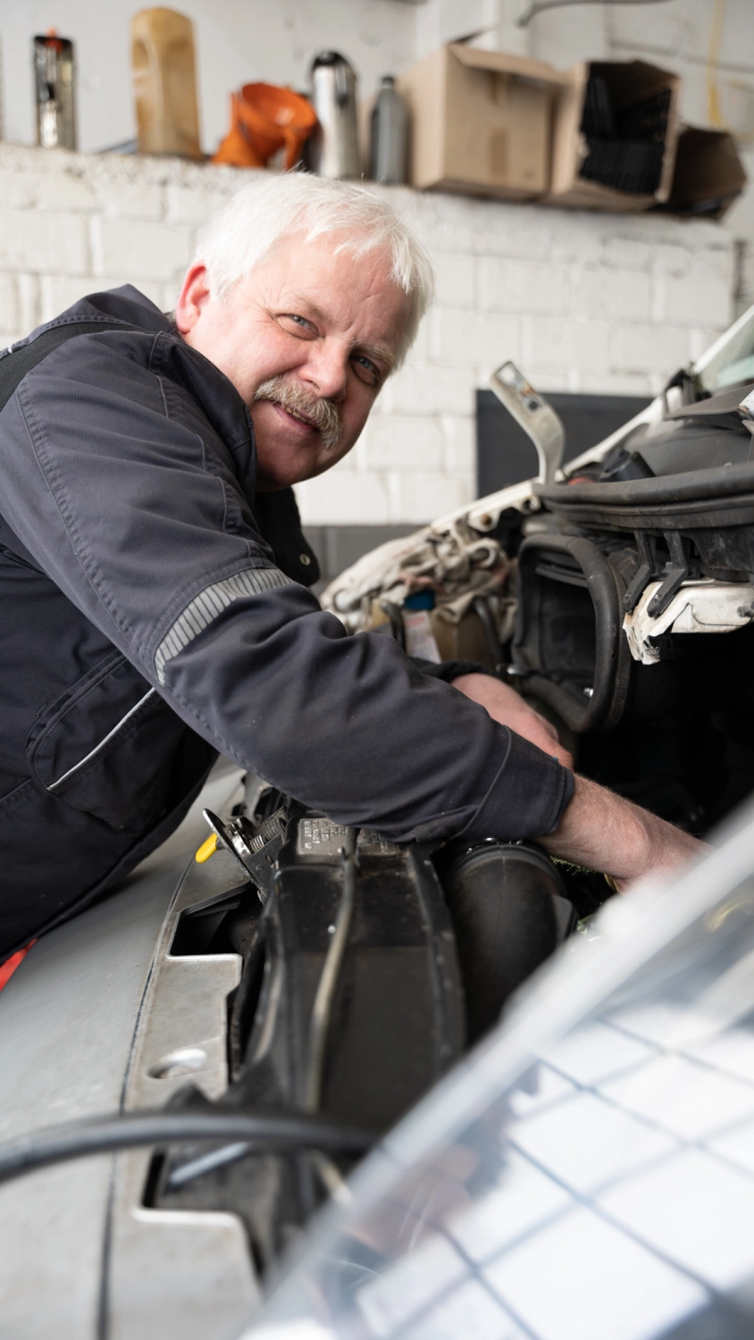 EULER KFZ MEISTERBETRIEB - KFZ-Meisterbetrieb - Team - Katrin PaganoMatthias Schöbella