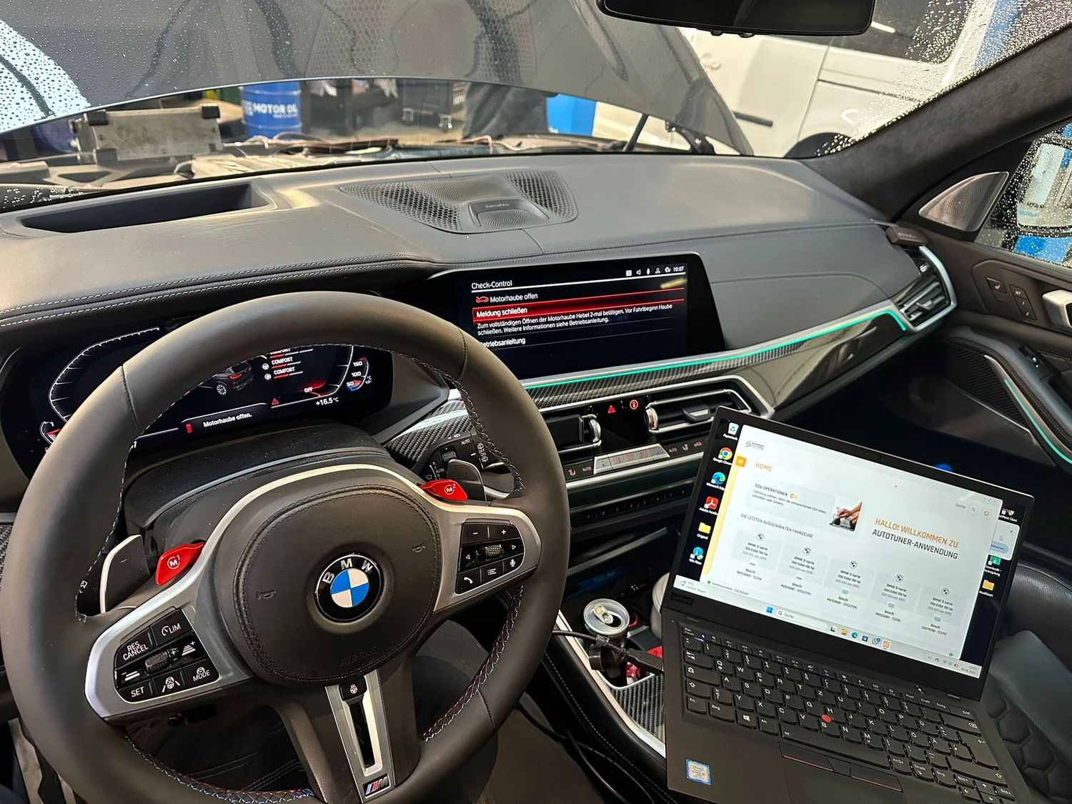 EULER KFZ MEISTERBETRIEB - Kfz-Meisterwerkstatt -Moderne Landwirtschaft mit Biokraftstoff-Traktor im Einsatz